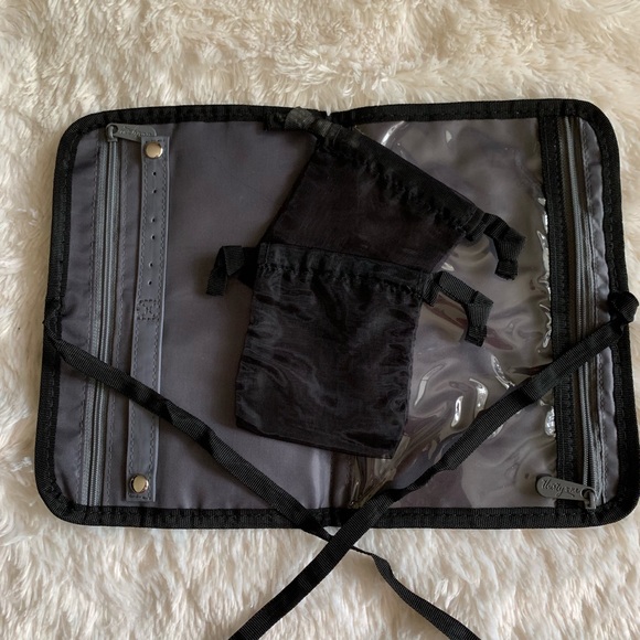 Thirty-One Shine In Jewelry Case - Picture 3 of 4